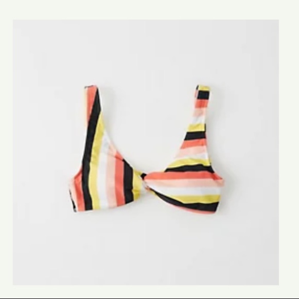 NWT Abercrombie twist front bikini top